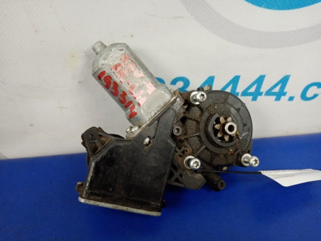 85720-42090 | Моторчик склопідйомника передн. лів. TOYOTA RAV4 05-12