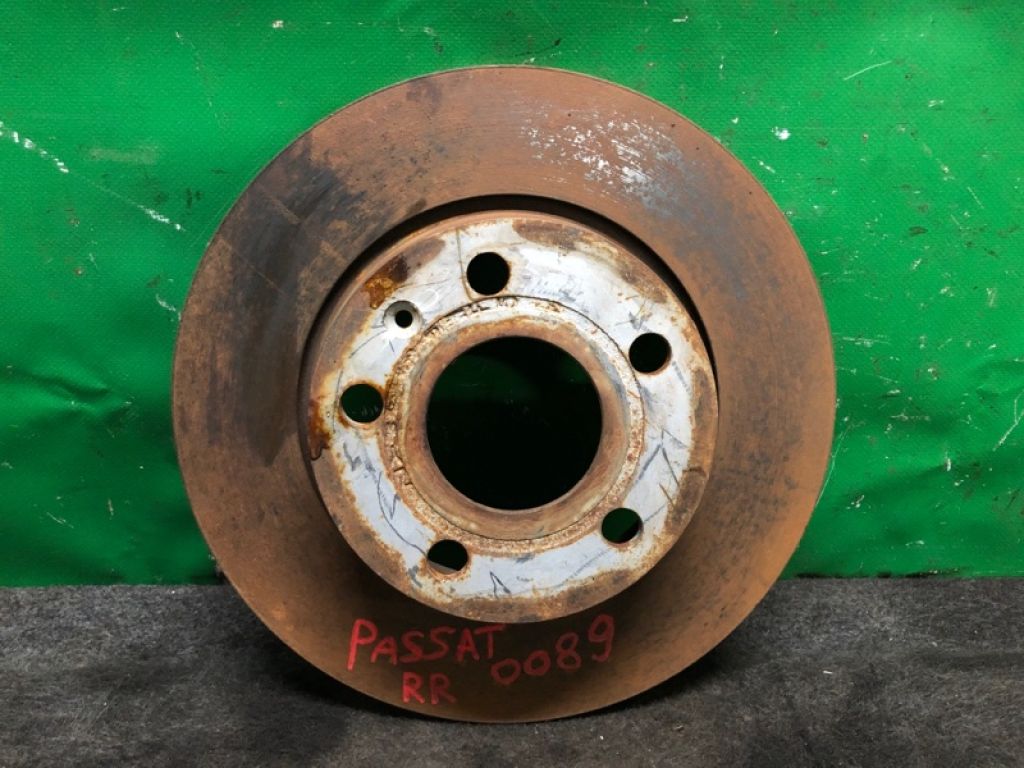 561 615 601 | Гальмівний диск задній VOLKSWAGEN PASSAT B7 11-15