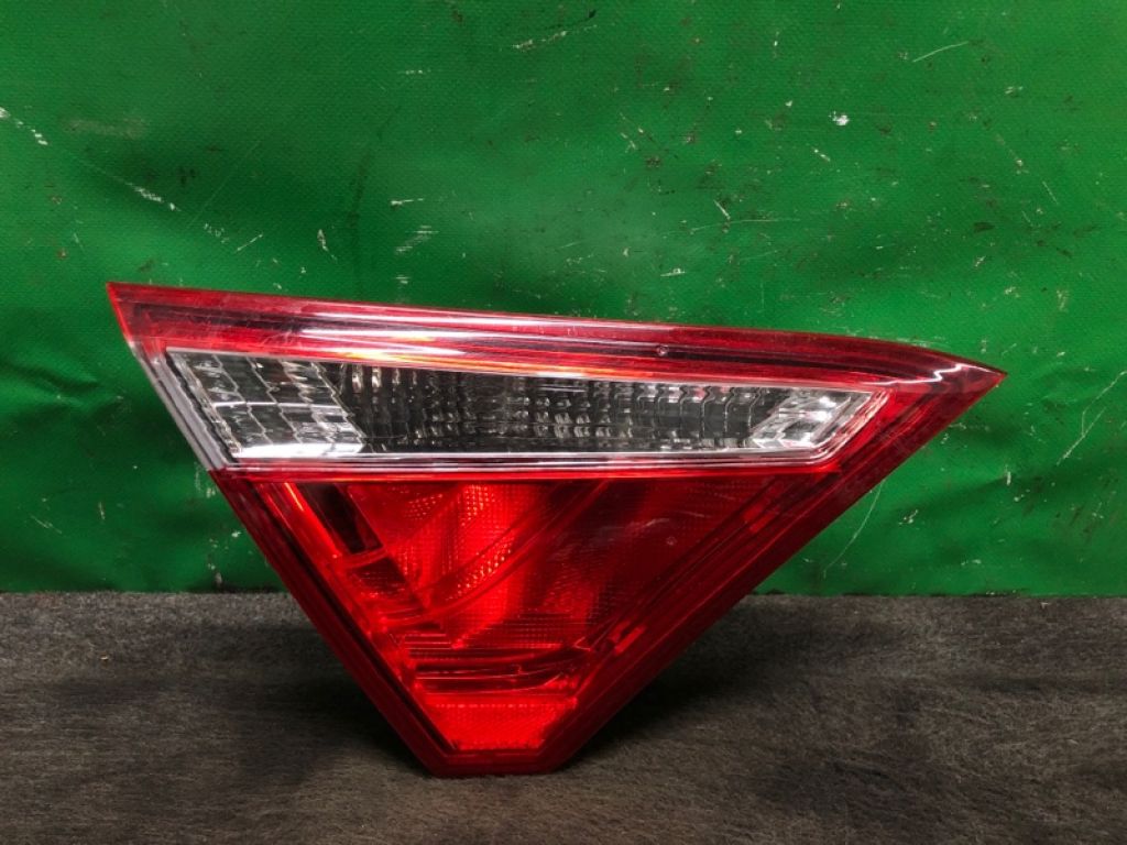 81590-06410 | Ліхтар внутрішній задн. лів. TOYOTA CAMRY 55 14-17