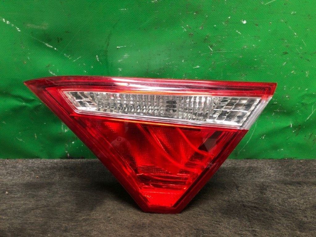 81580-06410 | Ліхтар внутрішній задн. прав. TOYOTA CAMRY 55 14-17