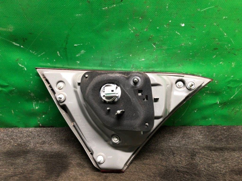 81580-06410 | Ліхтар внутрішній задн. прав. TOYOTA CAMRY 55 14-17 - Фото 2