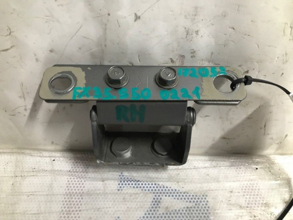 90400-CG000 | Петля кришки багажника прав. INFINITI FX S50 03-08