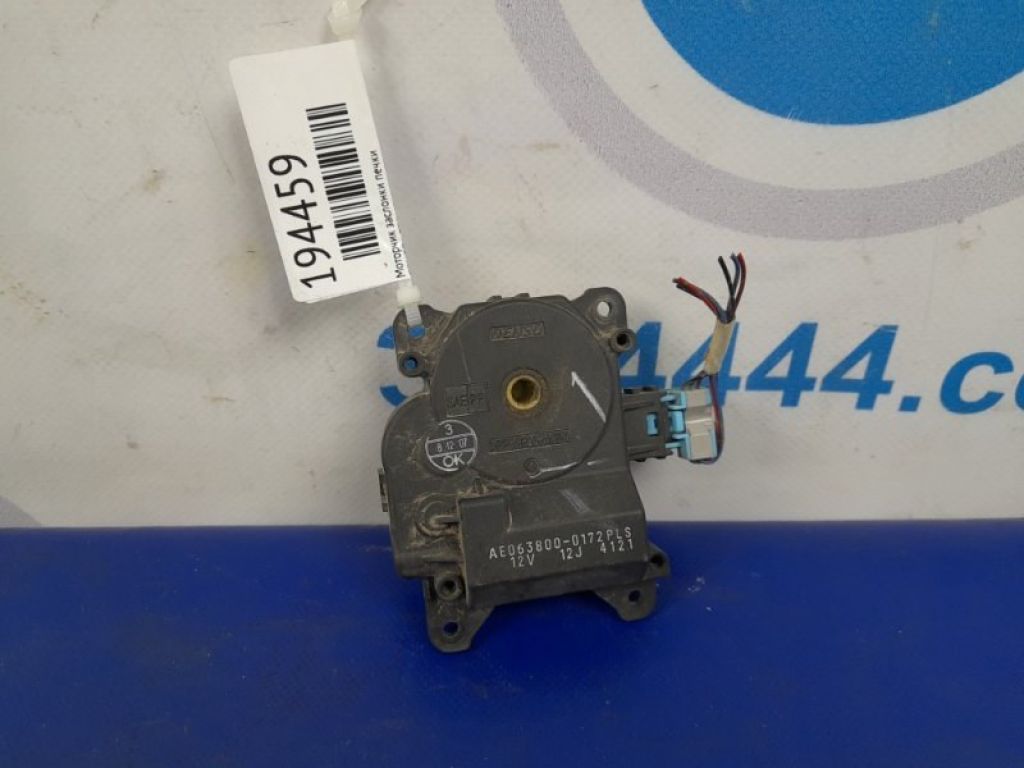 87106-07140 | Моторчик заслінки пічки TOYOTA SEQUOIA 01-07