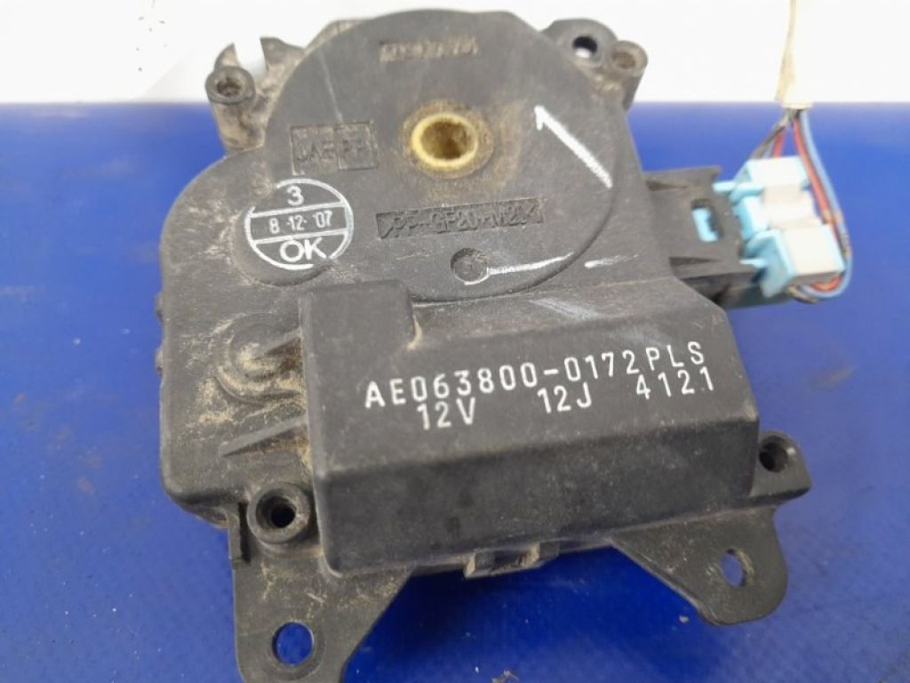 87106-07140 | Моторчик заслінки пічки TOYOTA SEQUOIA 01-07 - Фото 3