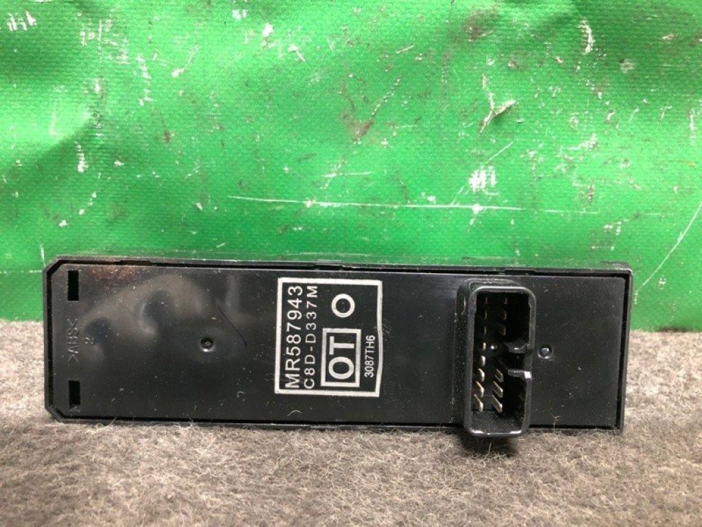 MR587943 | Блок управления стеклоподъемниками передн. лев. MITSUBISHI GALANT 03-12 - Фото 2