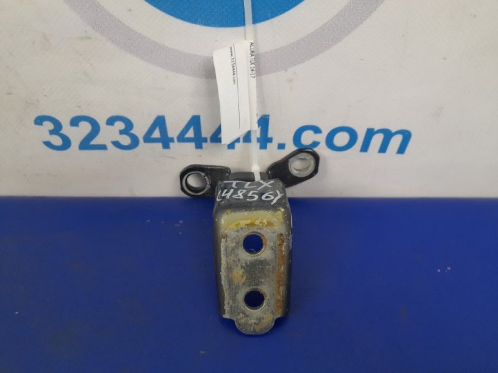 67920-TZ3-A02ZZ | Петля двері нижня задн. прав. ACURA TLX 14-17