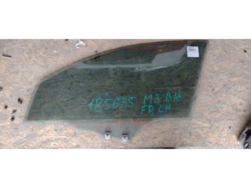 Скло дверей передн. лів. MAZDA 3 BK 03-08