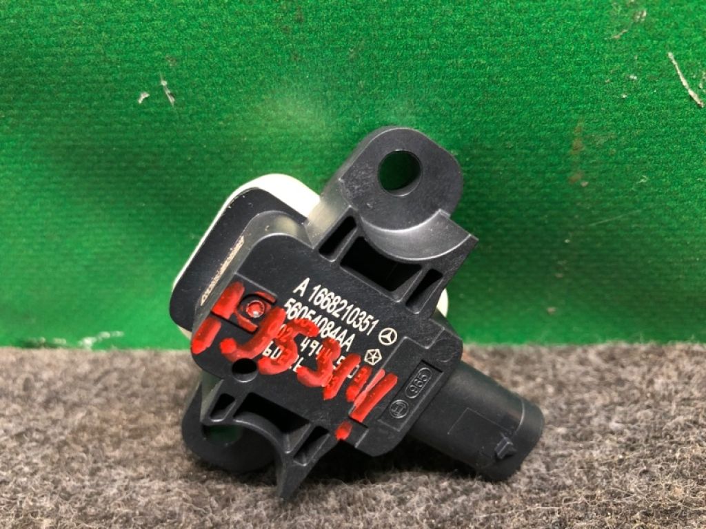 K8836-5DA0A | Датчик удару передн. прав. INFINITI QX30 16-20 - Фото 2