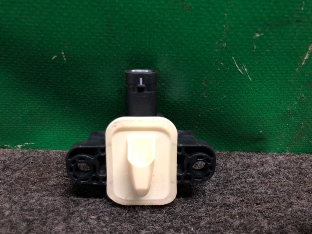 K8836-5DA0A | Датчик удару передн. прав. INFINITI QX30 16-20 - Фото 3