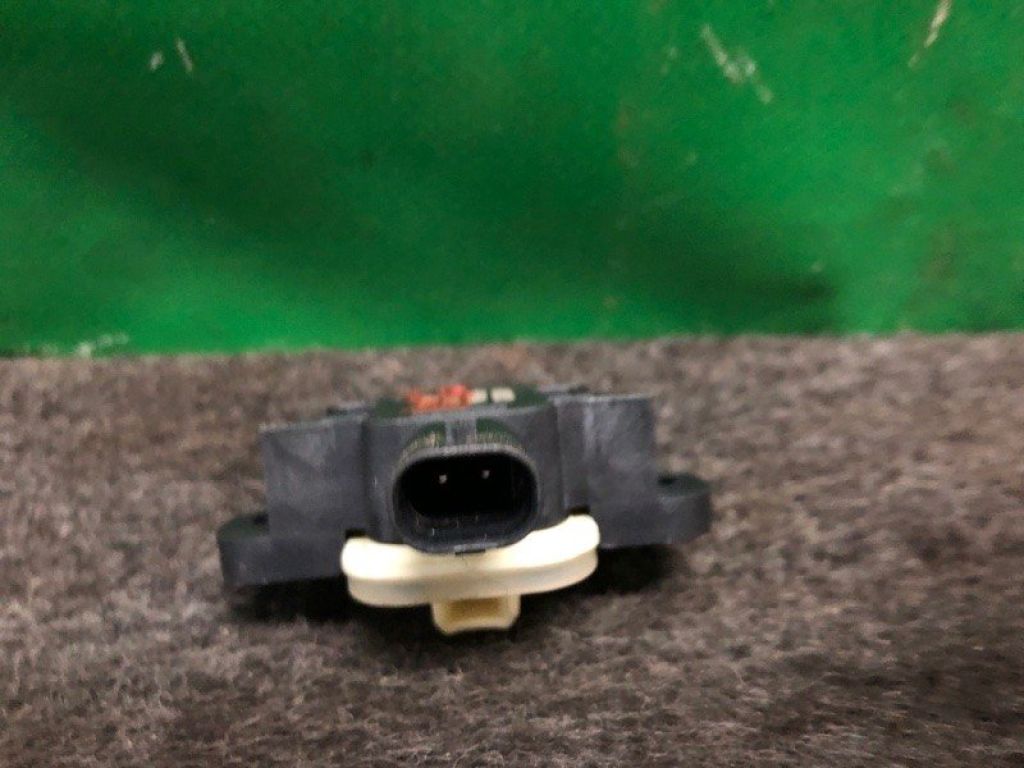 K8836-5DA0A | Датчик удару передн. прав. INFINITI QX30 16-20 - Фото 4