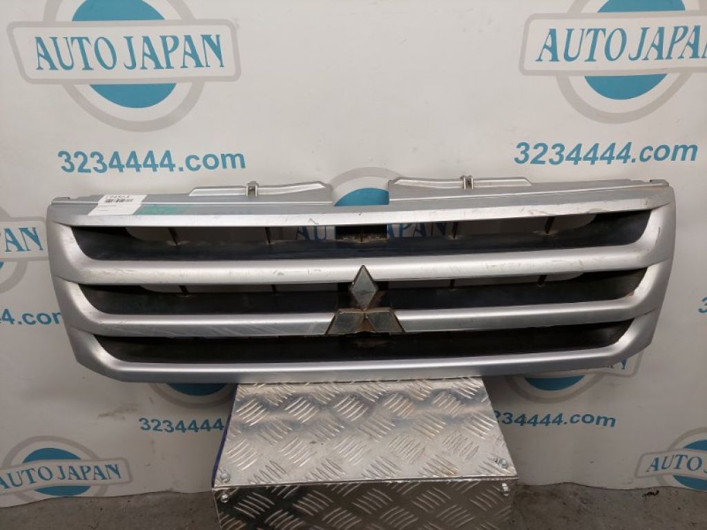 MR511944 | Решітка радіатора MITSUBISHI PAJERO 99-06