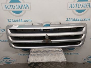 Решітка радіатора MITSUBISHI PAJERO 99-06