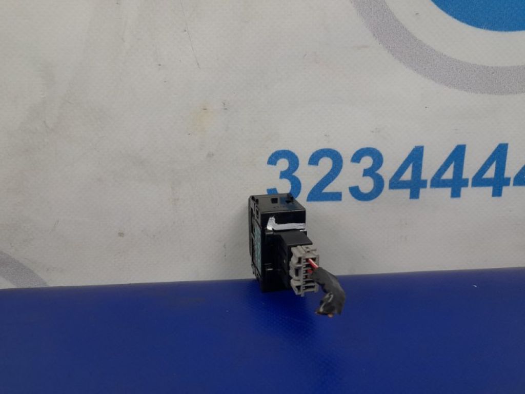 Кнопка INFINITI QX56 / TITAN / ARMADA 04-16 - Фото 2