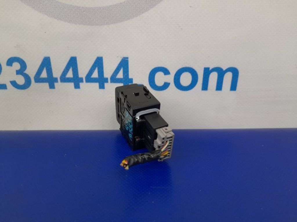 Кнопка INFINITI QX56 / TITAN / ARMADA 04-16 - Фото 2
