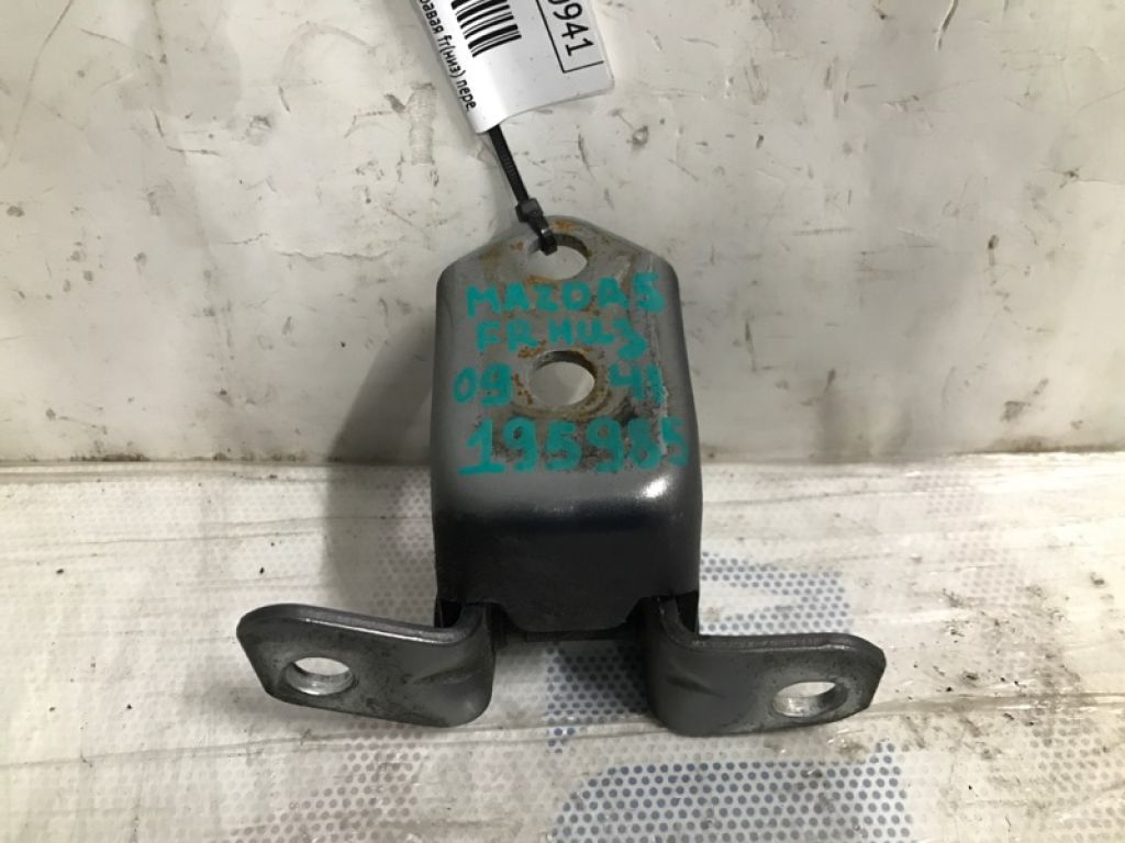F151-59-210B | Петля двері нижня передн. прав. MAZDA 5 CR 05-10