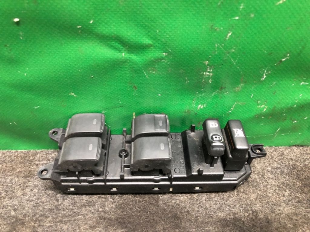 84040-08020 | Блок керування склопідіймачами передн. лів. TOYOTA SIENNA 11-16