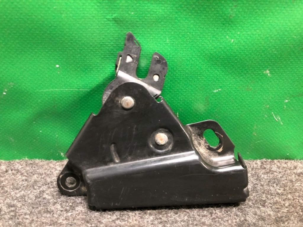 69060-08050 | Замок двері бічної задн. лів. TOYOTA SIENNA 11-16