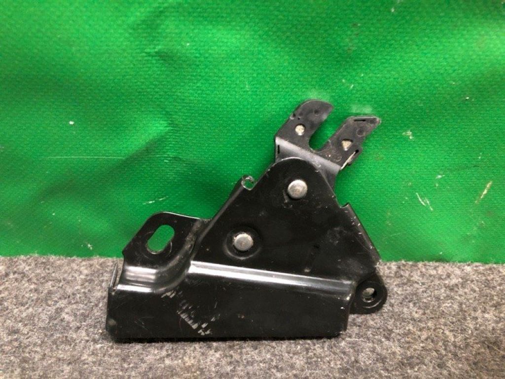 69050-08050 | Замок двері бічної задн. прав. TOYOTA SIENNA 11-16