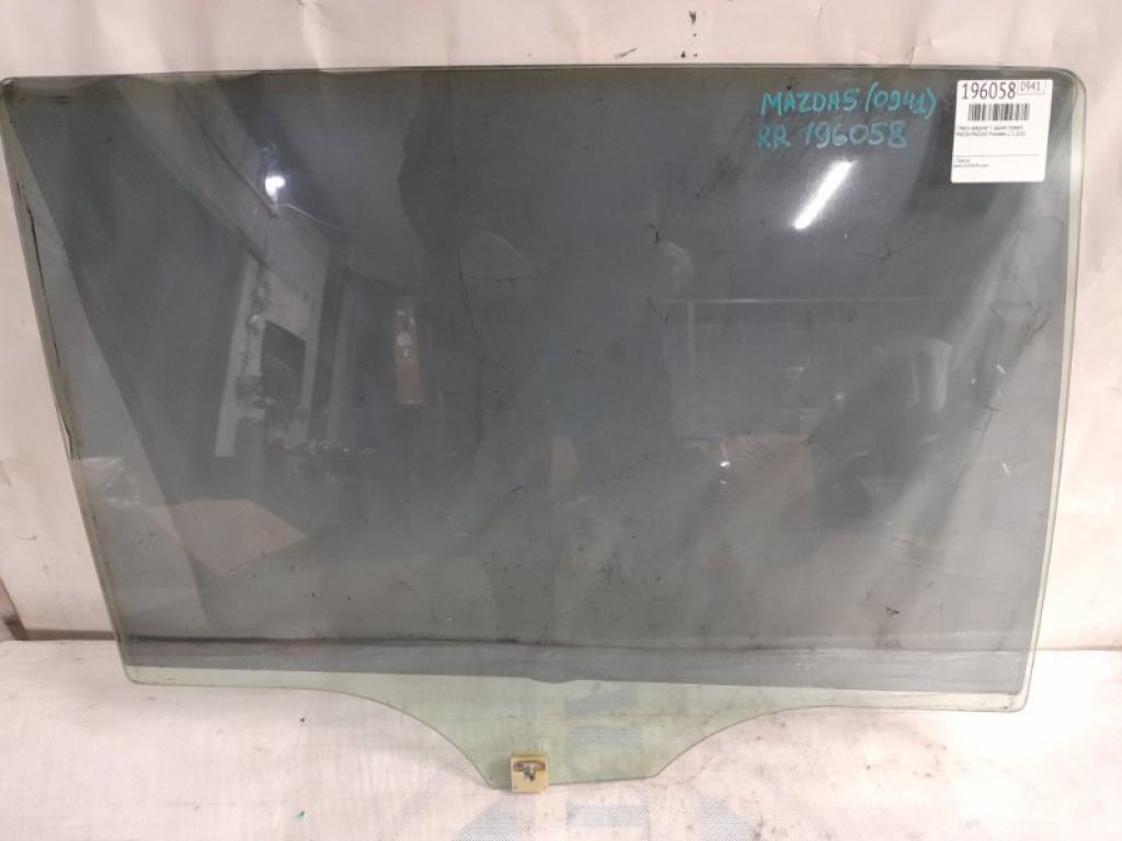 C235-72-511A | Скло дверей задн. прав. MAZDA 5 CR 05-10