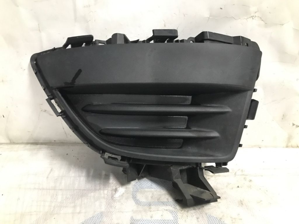 C305-50-C11B | Заглушка ПТФ передн. прав. MAZDA 5 CR 05-10