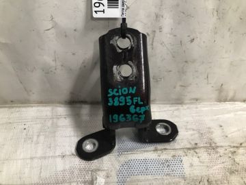 Петля двери верхняя передн. лев. SCION TC 04-10