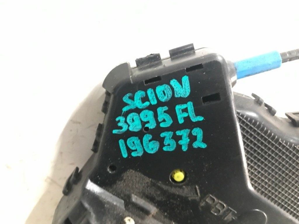 69040-33221 | Замок двери передн. лев. SCION TC 04-10 - Фото 2