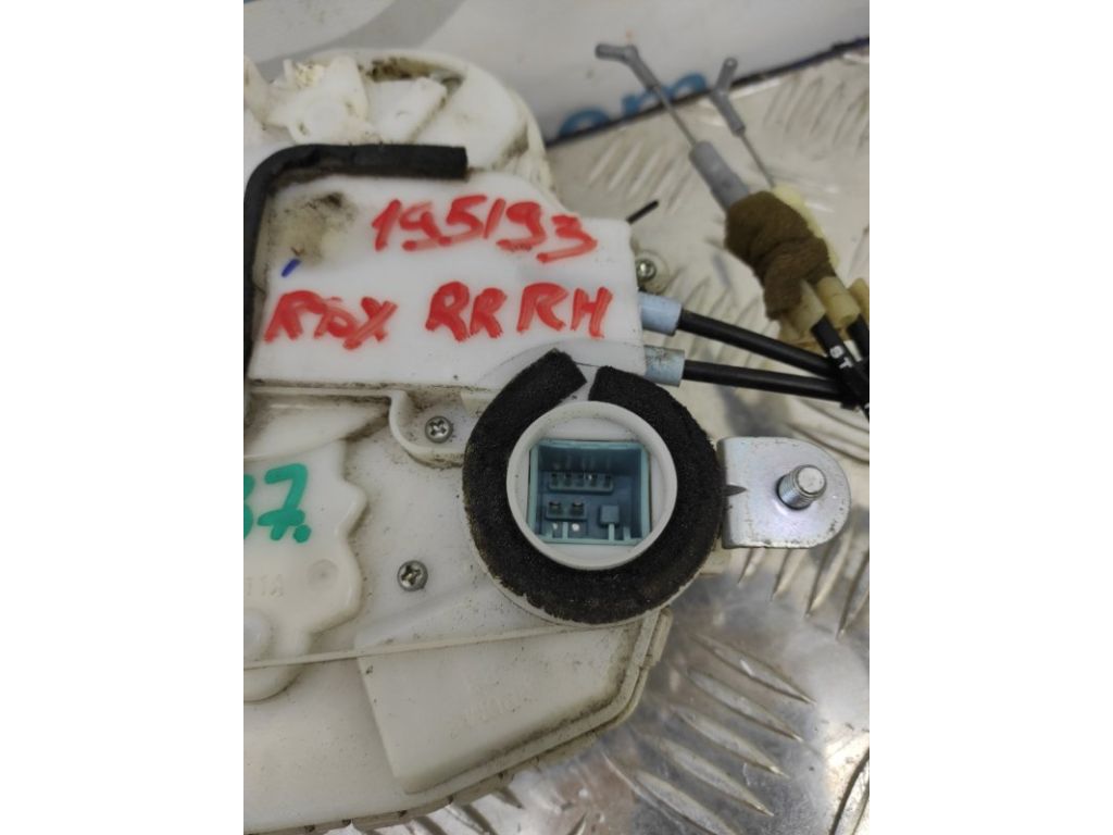 72610-STK-A04 | Замок двери задн. прав. ACURA RDX 06-12 - Фото 4