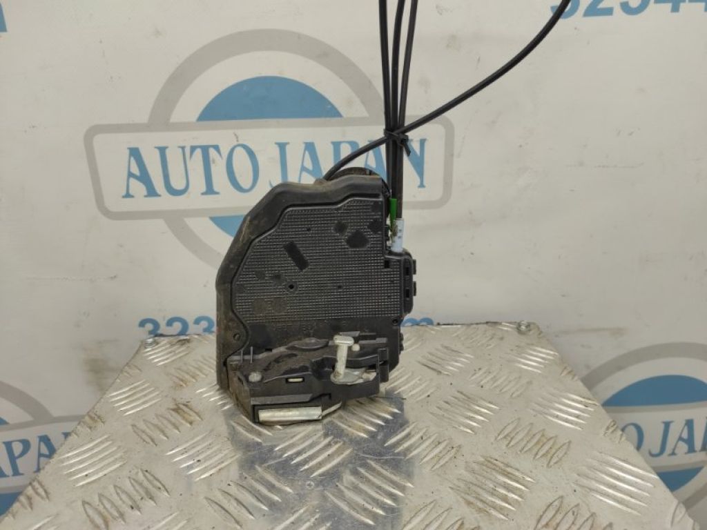 69050-42020 | Замок двері задн. прав. TOYOTA AURIS 06-12