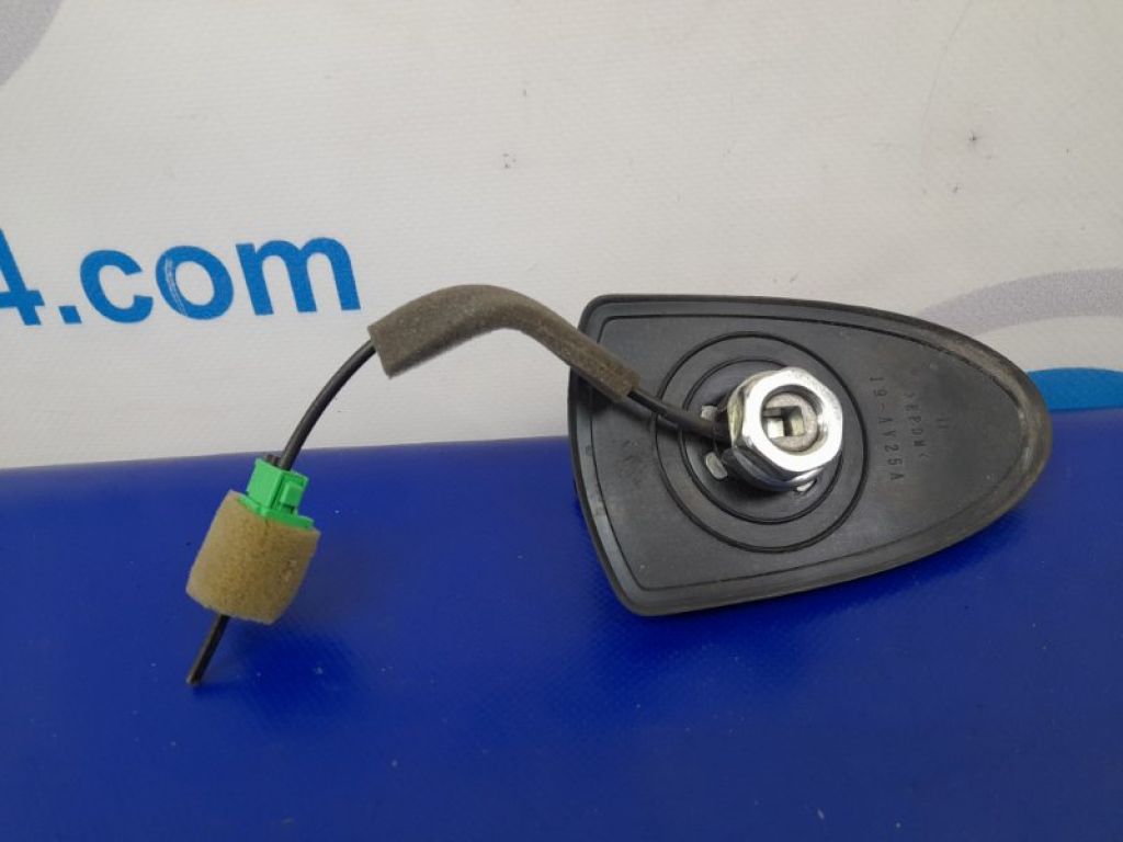 28208-6AJ0B | Антенна INFINITI Q50 15-20 - Фото 4