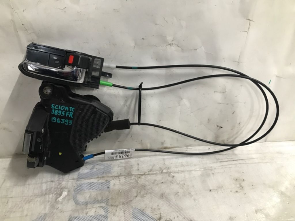 69030-33221 | Замок двери передн. прав. SCION TC 04-10