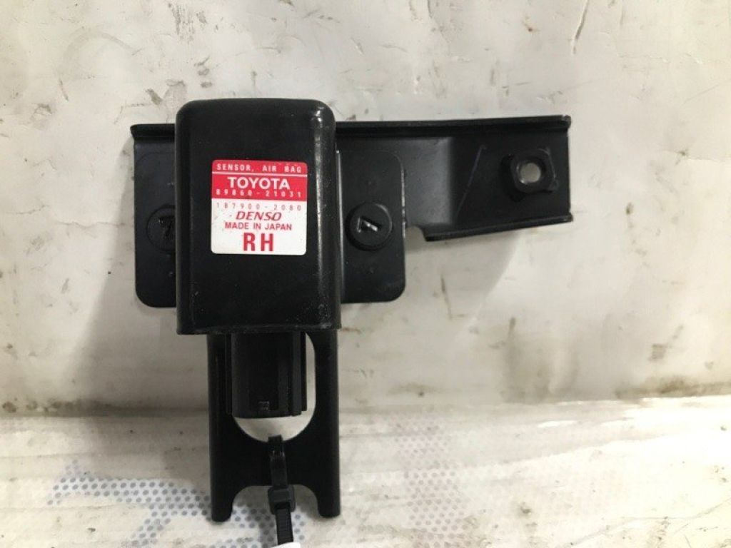 89860-21031 | Датчик удару SCION TC 04-10