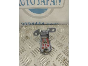 Петля двери нижняя задн. прав. TOYOTA AURIS 06-12