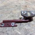 GE4T-52-420 | Петля капоту лів. MAZDA 626 GF 97-02 - Прев'ю 2