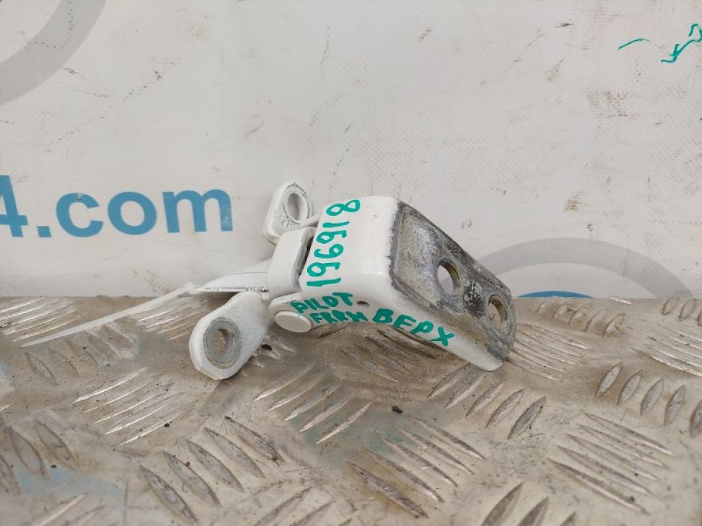 67410-SNE-A01ZZ | Петля двері верхня передн. прав. HONDA PILOT 08-15