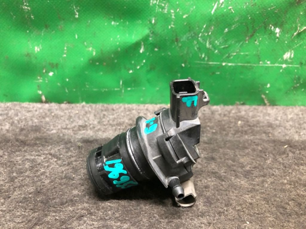 G22C-67-482 | Насос омывателя стекла передн. MAZDA CX-9 06-16