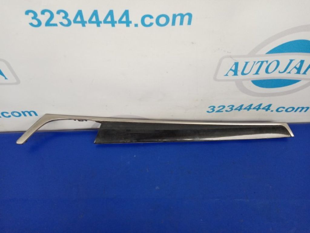81090-30040 | Накладка кнопок склопідйомника передн. лів. LEXUS GS 12-