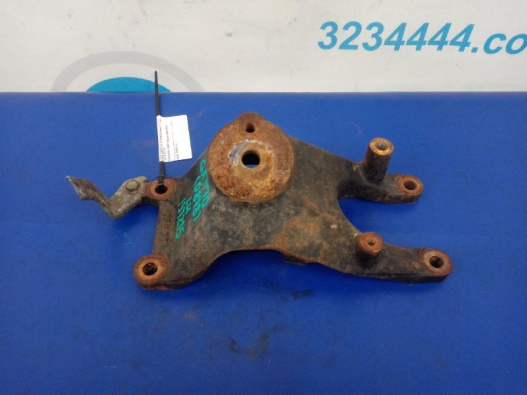 12315-50110 | Кронштейн двигателя лев. LEXUS GX470 02-09