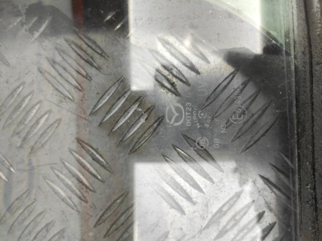 C235-73-661 | Скло дверей глухе задн. лів. MAZDA 5 CR 05-10 - Фото 3