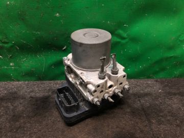 Блок ABS TOYOTA SIENNA 11-16