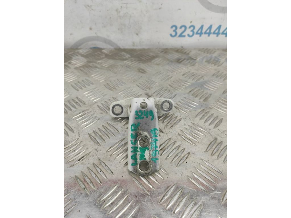 5702A005 | Петля двери нижняя задн. прав. MITSUBISHI LANCER X 10 07-15