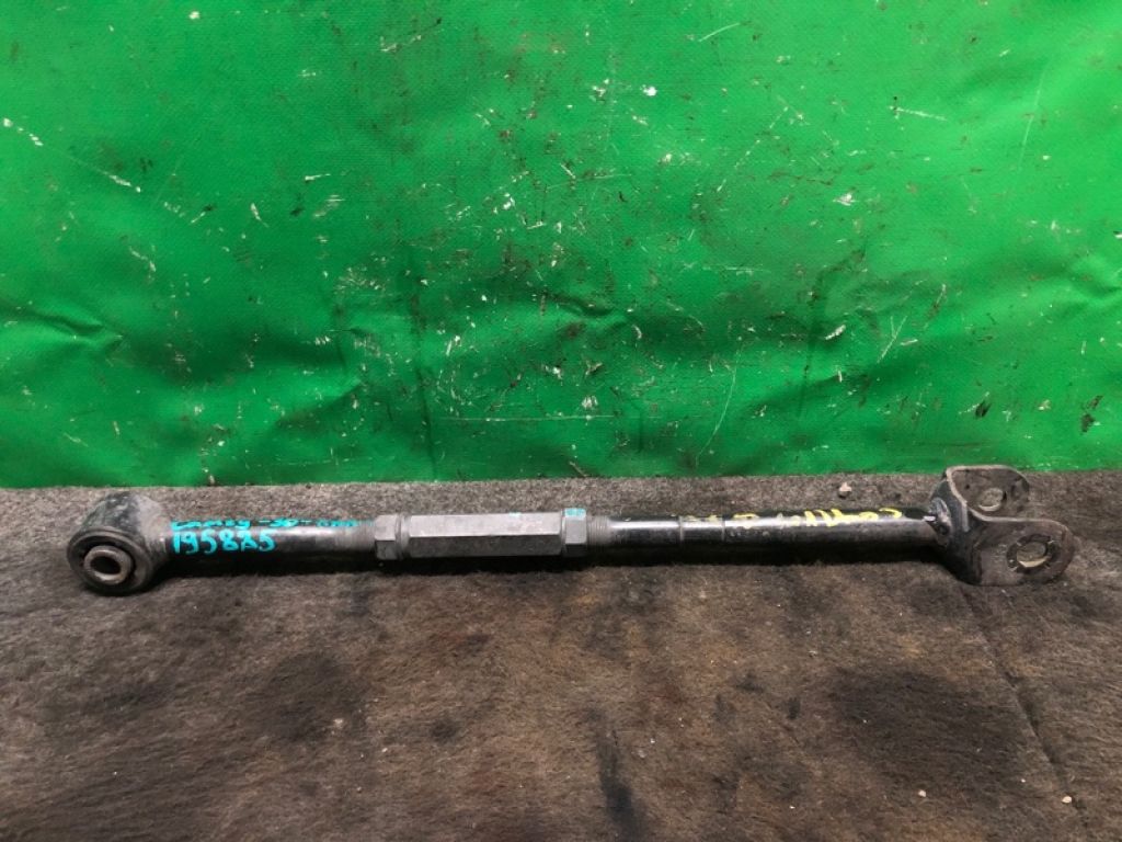 48730-AA030 | Важіль задньої підвіски нижній поперечний прав. TOYOTA CAMRY 30 02-06