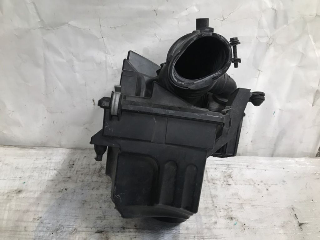 LF50-13-320D | Корпус воздушного фильтра MAZDA 5 CR 05-10 - Фото 2