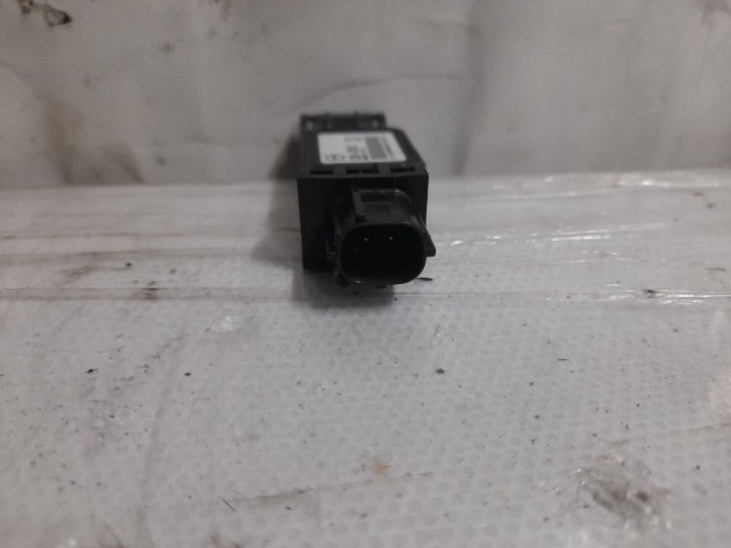 C236-57-KC0 | Датчик удара лев. MAZDA 5 CR 05-10 - Фото 3