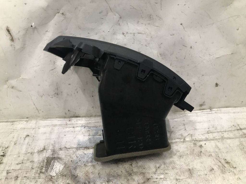 CC34-64-930A | Дефлектор воздушный лев. MAZDA 5 CR 05-10 - Фото 4