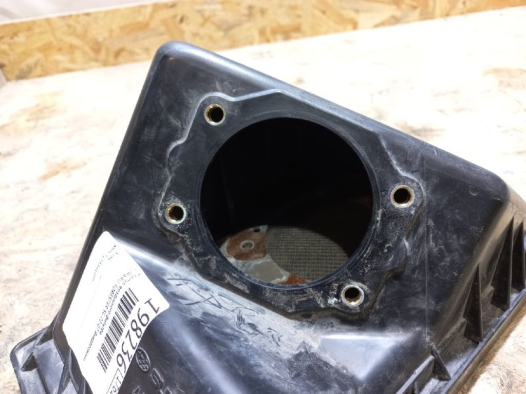 46052FE030 | Кришка корпусу повітряного фільтра SUBARU FORESTER SG 02-07 - Фото 3