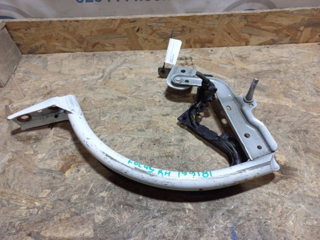 CM5Z-5442700-B | Петля кришки багажника прав. FORD FOCUS 10-18 - Фото 3