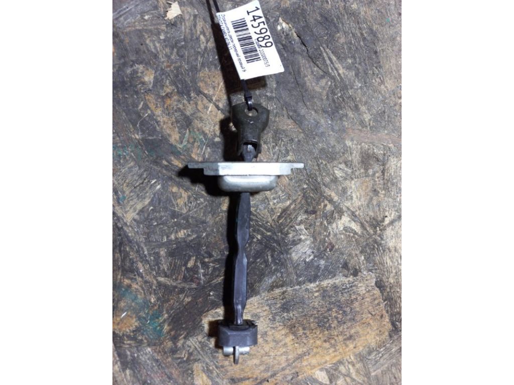 68610-06040 | Обмежувач дверей передн. прав. TOYOTA CAMRY 40 06-11