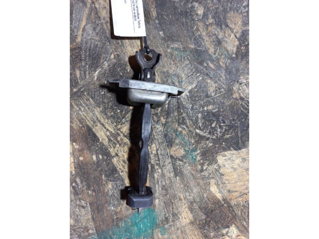 68610-06040 | Обмежувач дверей передн. прав. TOYOTA CAMRY 40 06-11 - Фото 2