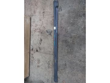 Накладка порогу зовнішня прав. TOYOTA CAMRY 30 02-06