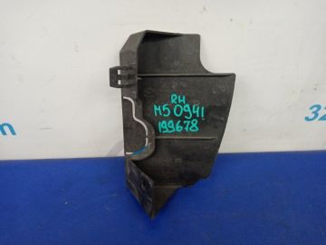 Дефлектор радіатора прав. MAZDA 5 CR 05-10